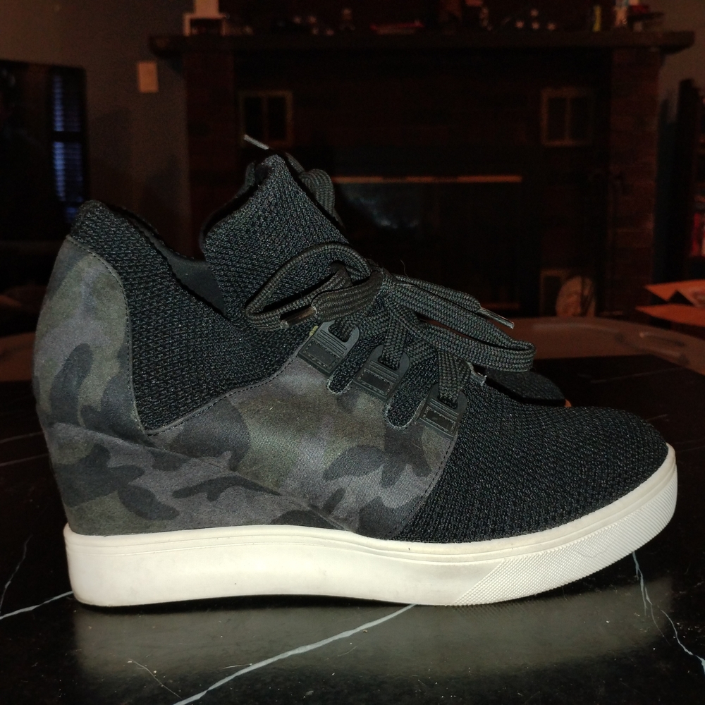 Women's Black Camouflage Wedge Sneakers
